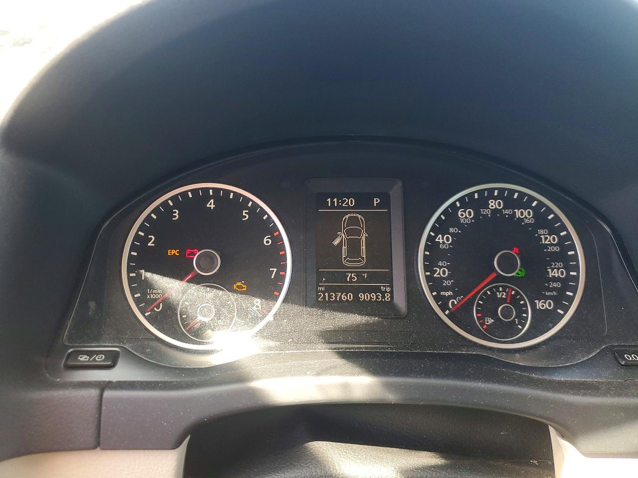 Volkswagen Tiguan S