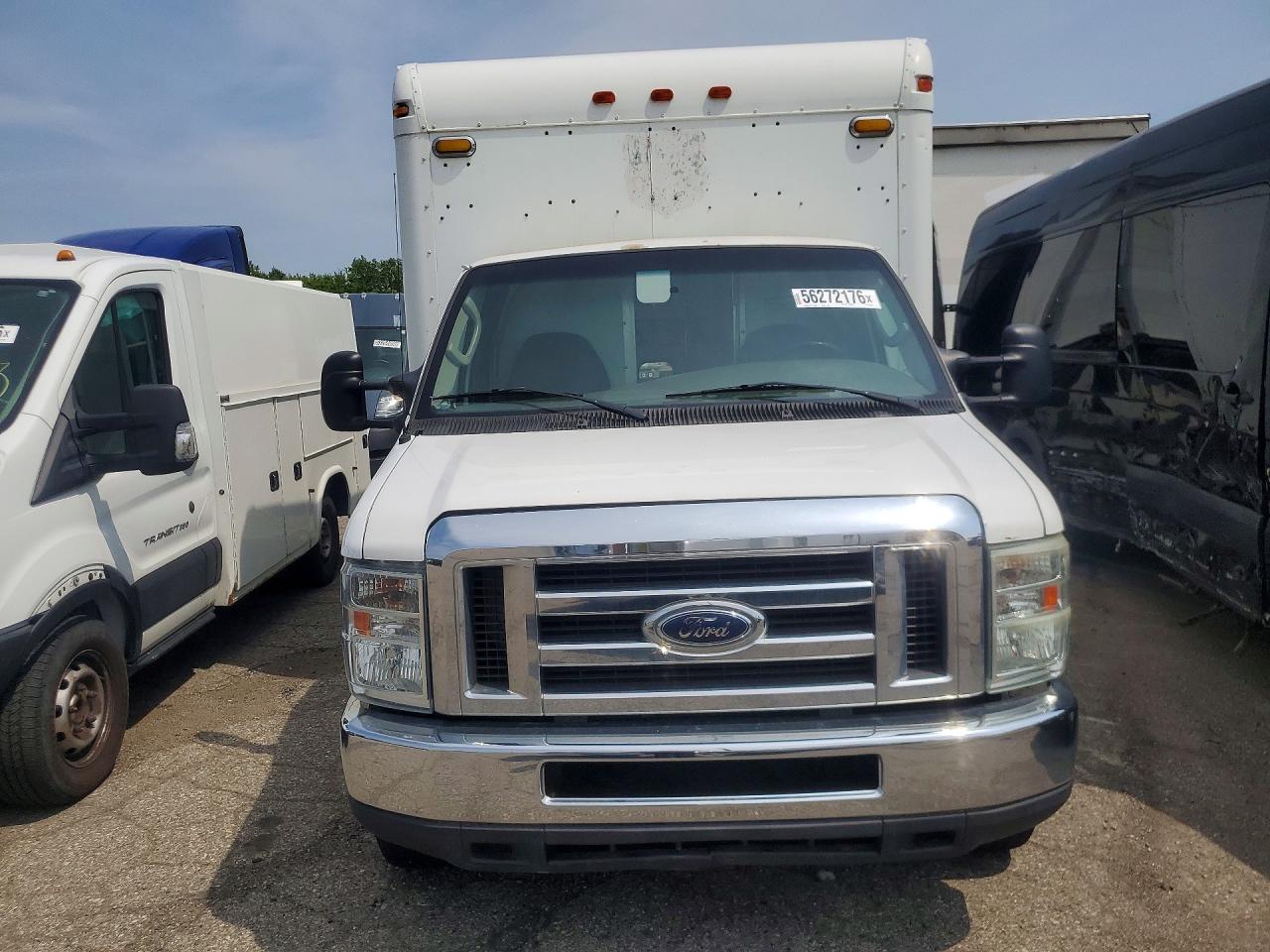 Ford Econoline E350 Super Duty Cutaway Van