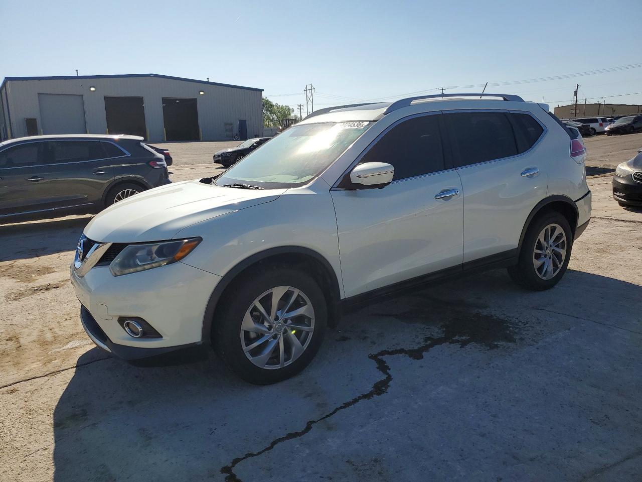 Salvage Nissan Rogue Image