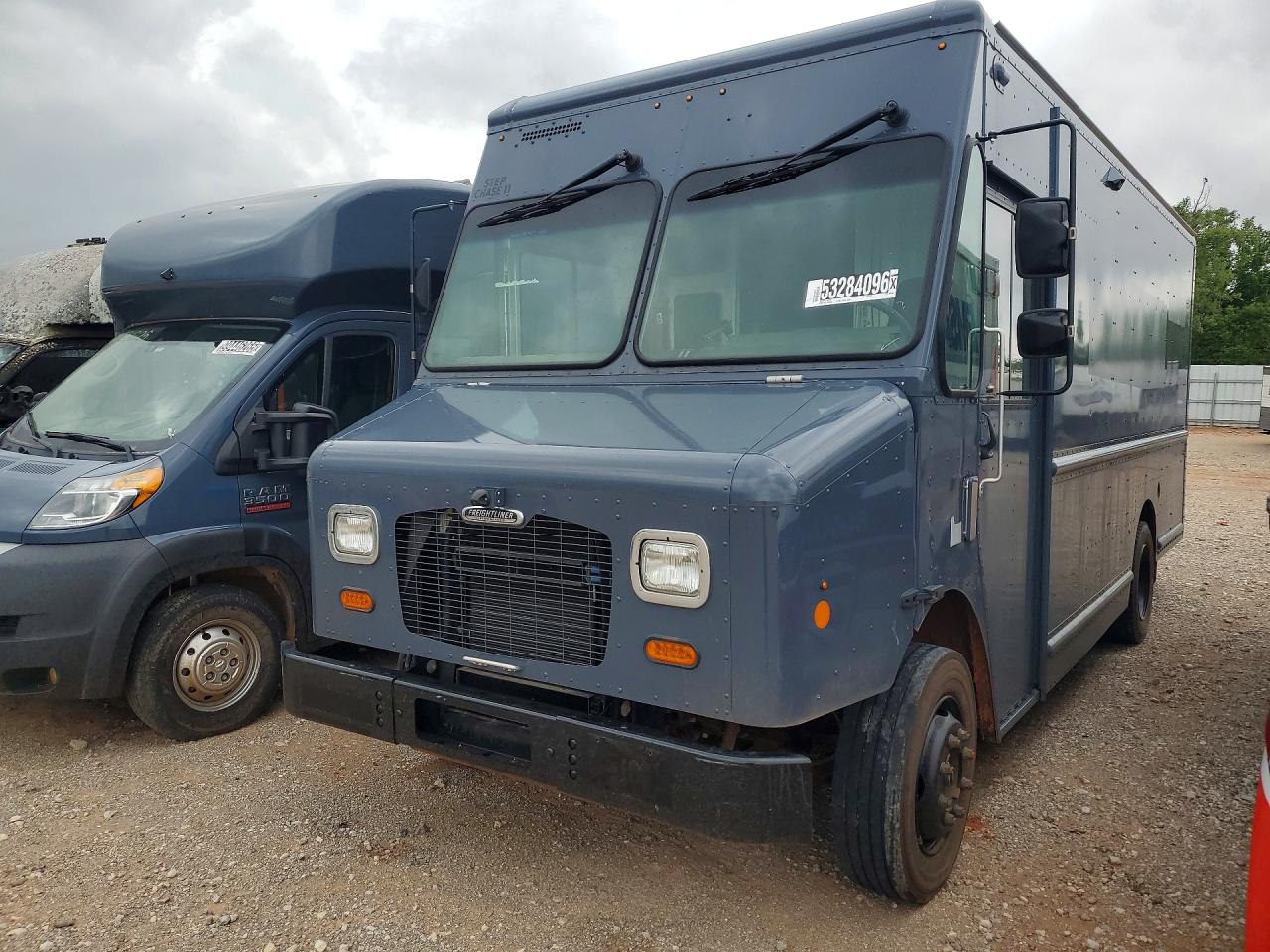 Salvage Freightliner Mt45 Chassis Image