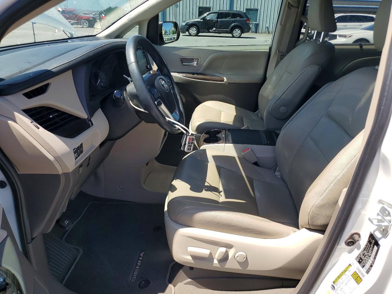 Toyota Sienna Xle Premium 8-passenger