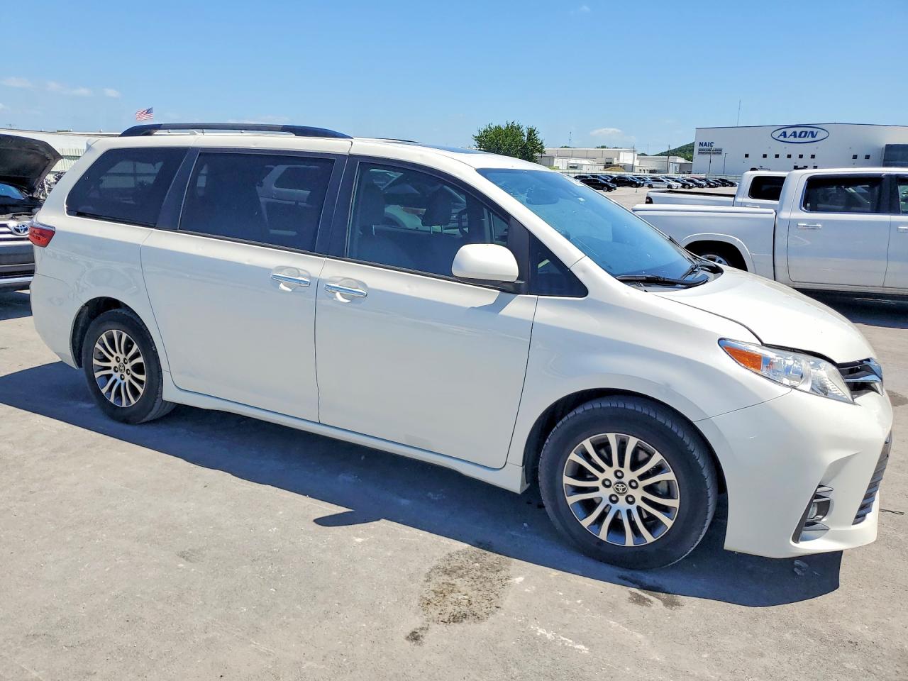 Toyota Sienna Xle Premium 8-passenger