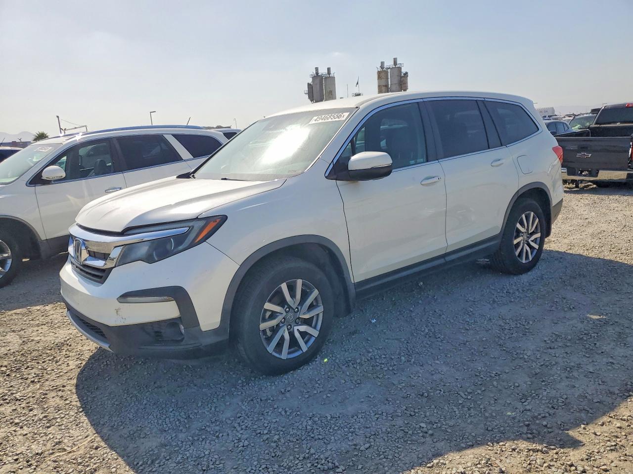 Salvage Honda Pilot Image