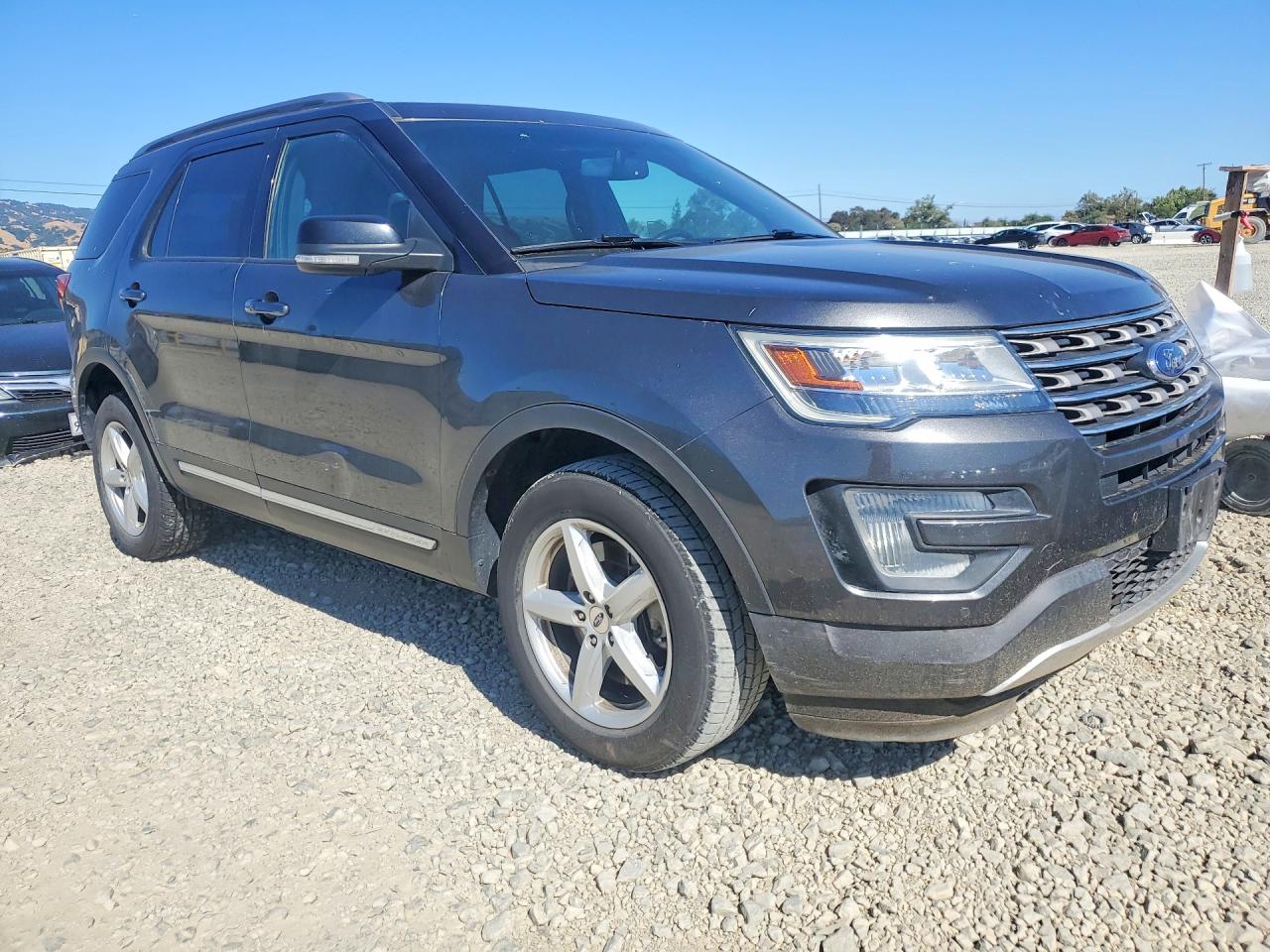 Ford Explorer Xlt