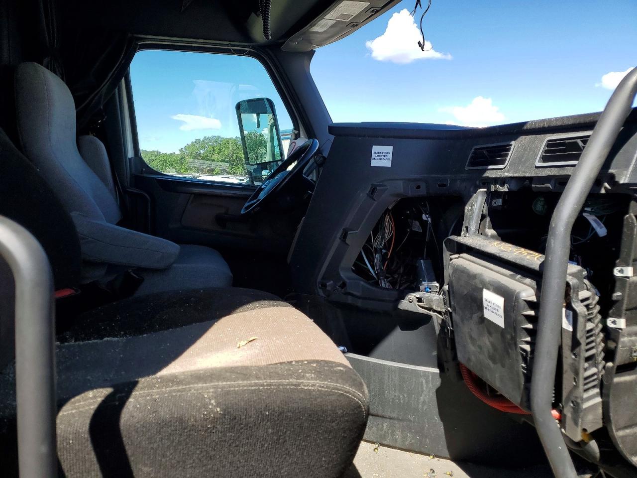 Freightliner Cascadia 125 Sleeper Cab"