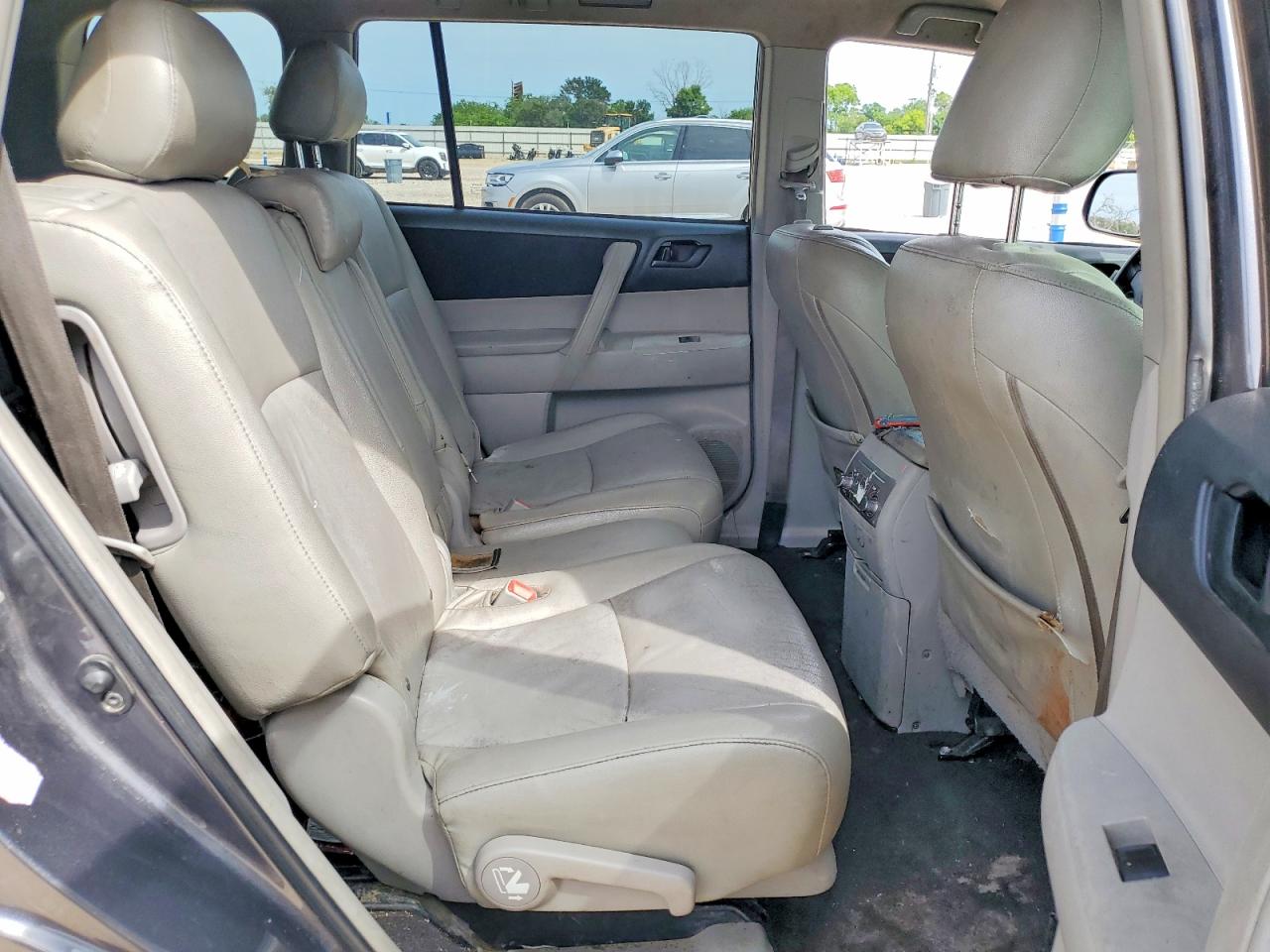 Toyota Highlander Base