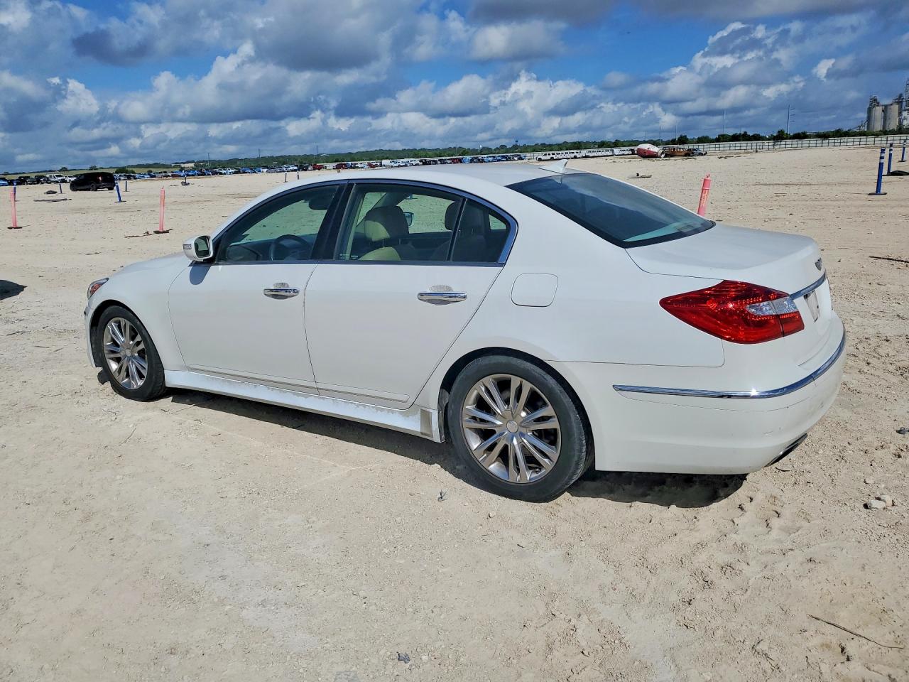 Hyundai Genesis 3.8l