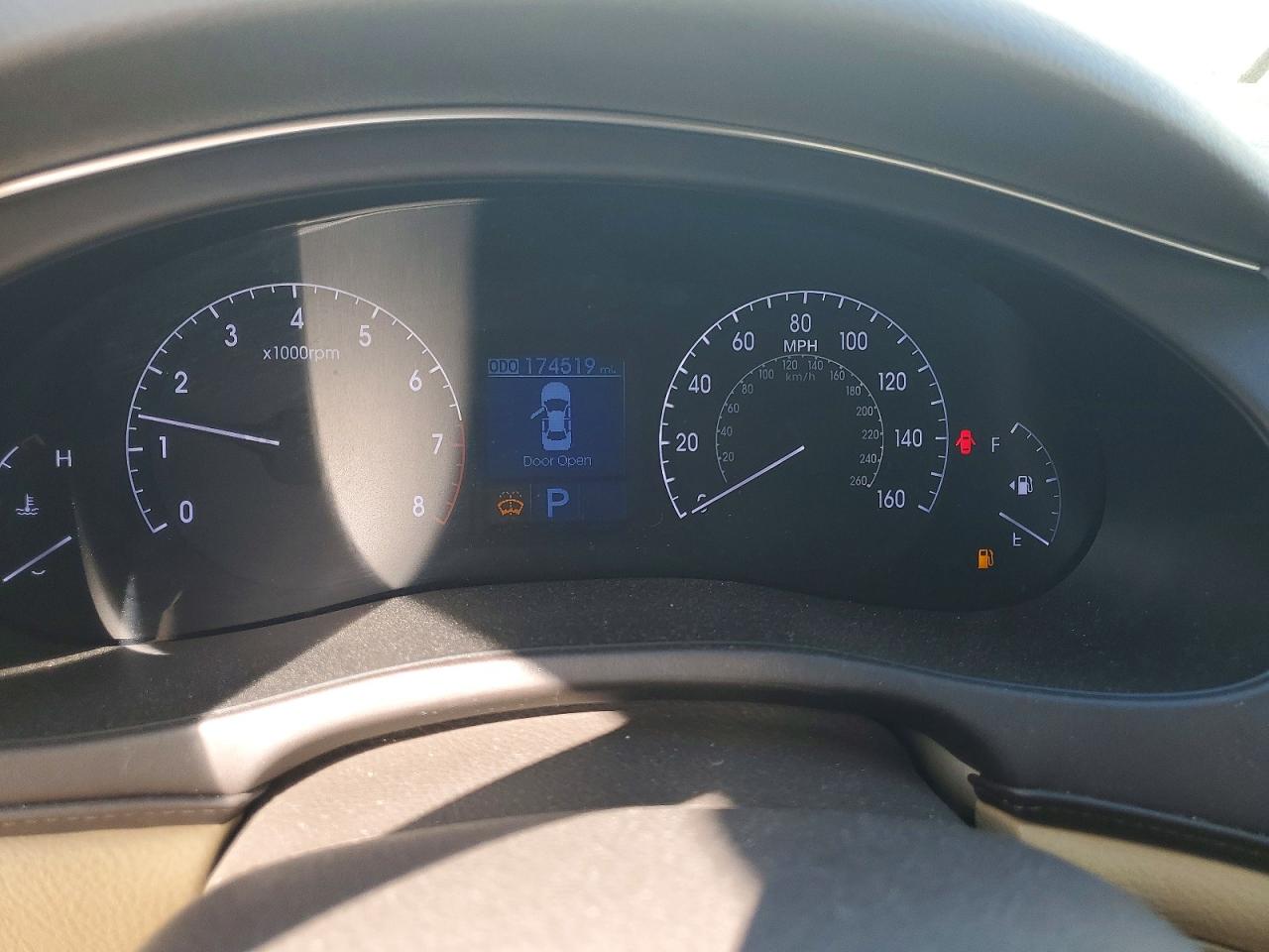 Hyundai Genesis 3.8l