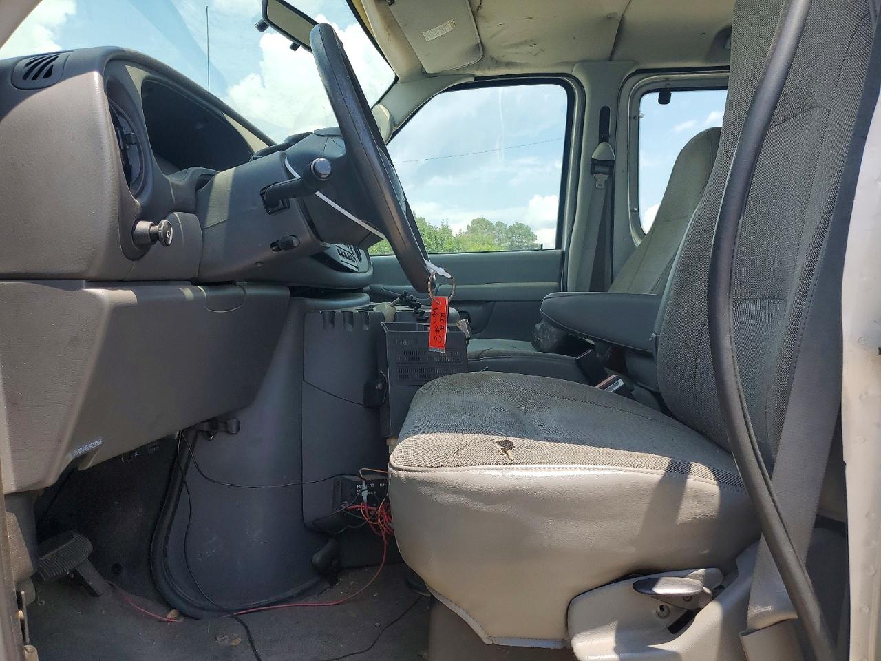 Ford Econoline E350 Super Duty Wagon