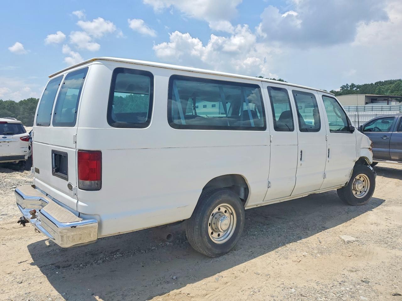 Ford Econoline E350 Super Duty Wagon