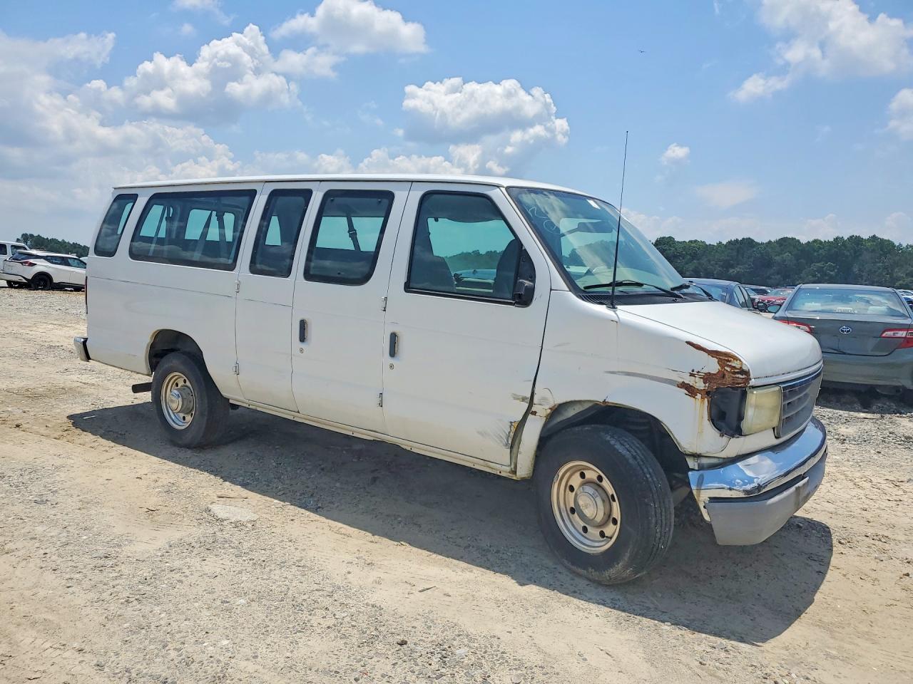 Ford Econoline E350 Super Duty Wagon