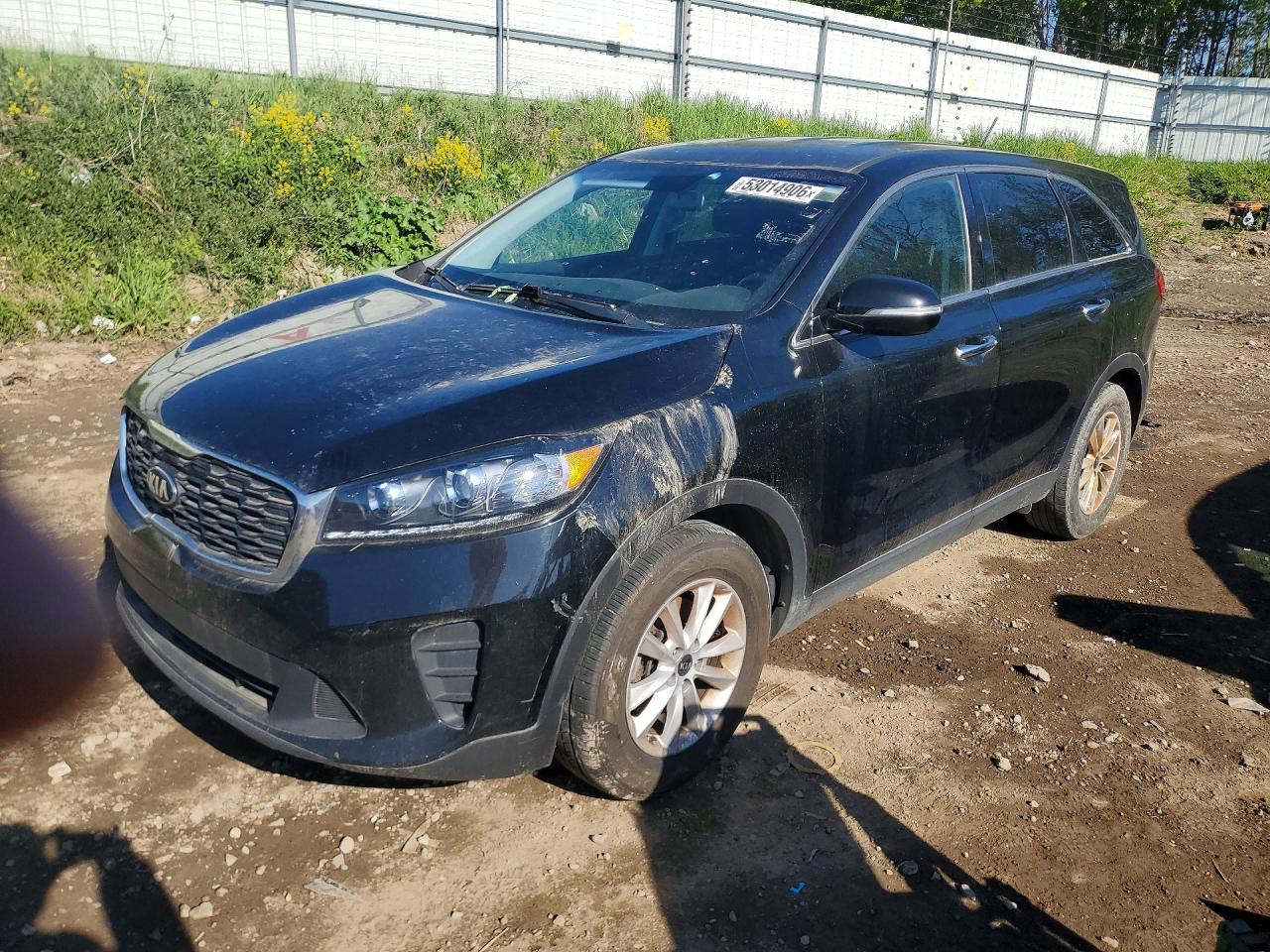 Salvage Kia Sorento Image