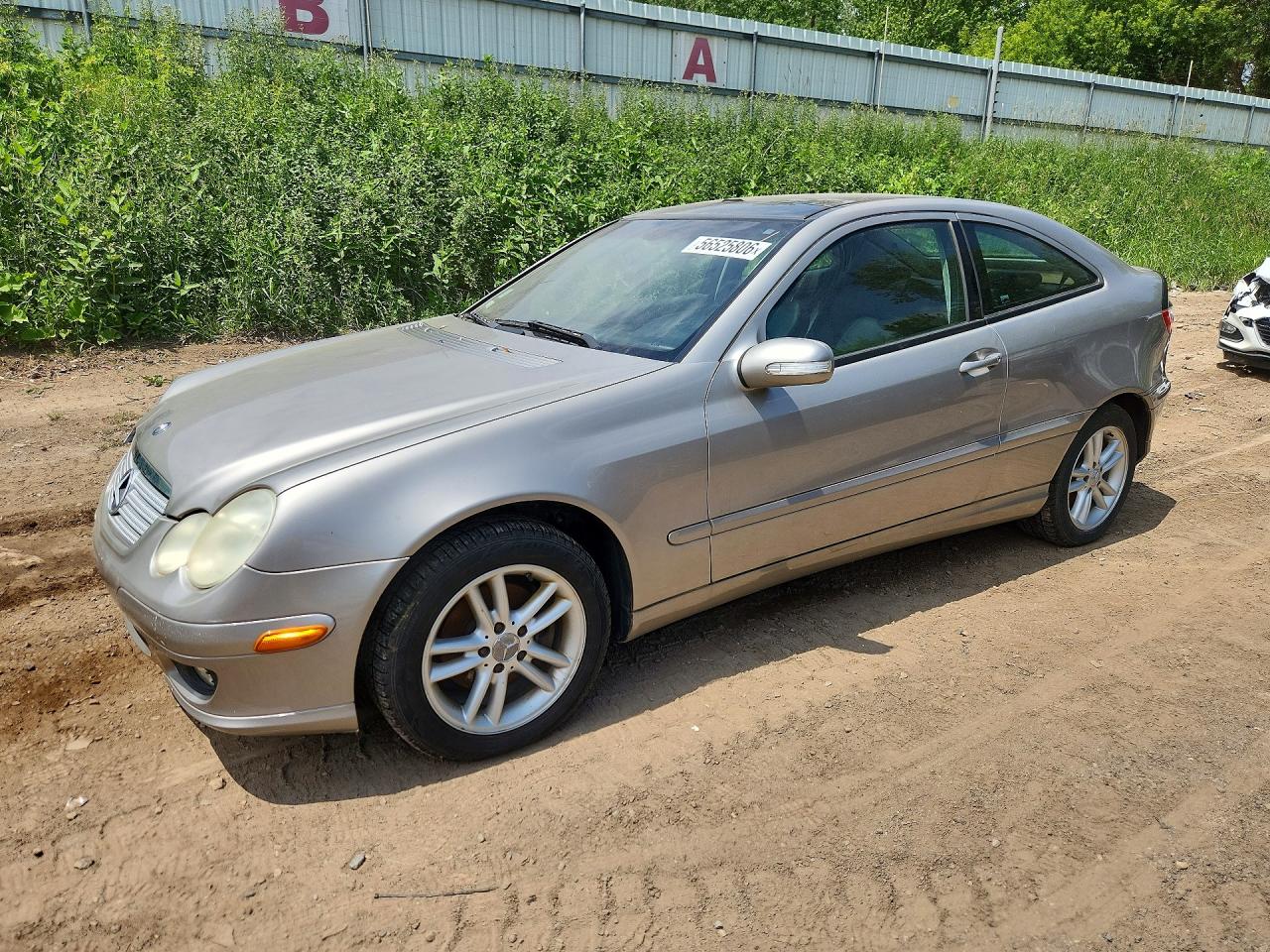 Salvage Mercedes-Benz C-Class Image