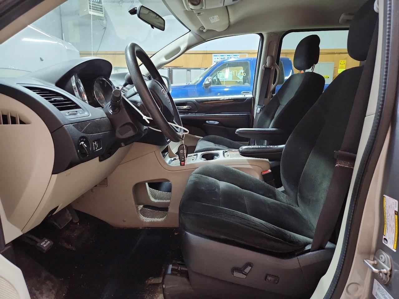 Dodge Caravan Sxt