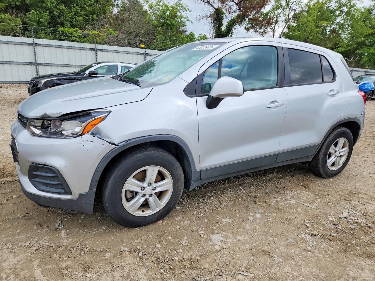 Salvage Chevrolet Trax Image