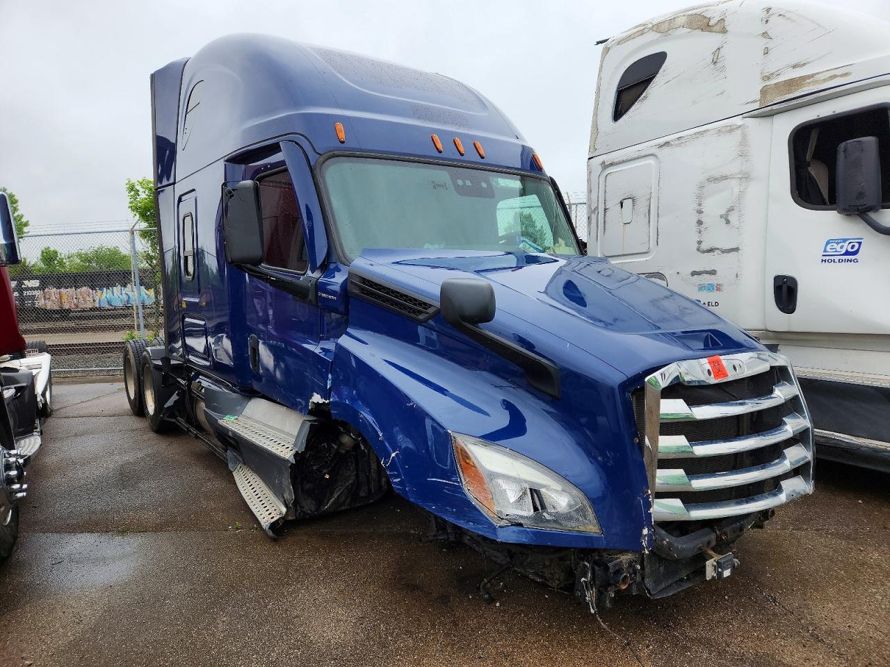 Salvage Freightliner Cascadia 126 Image
