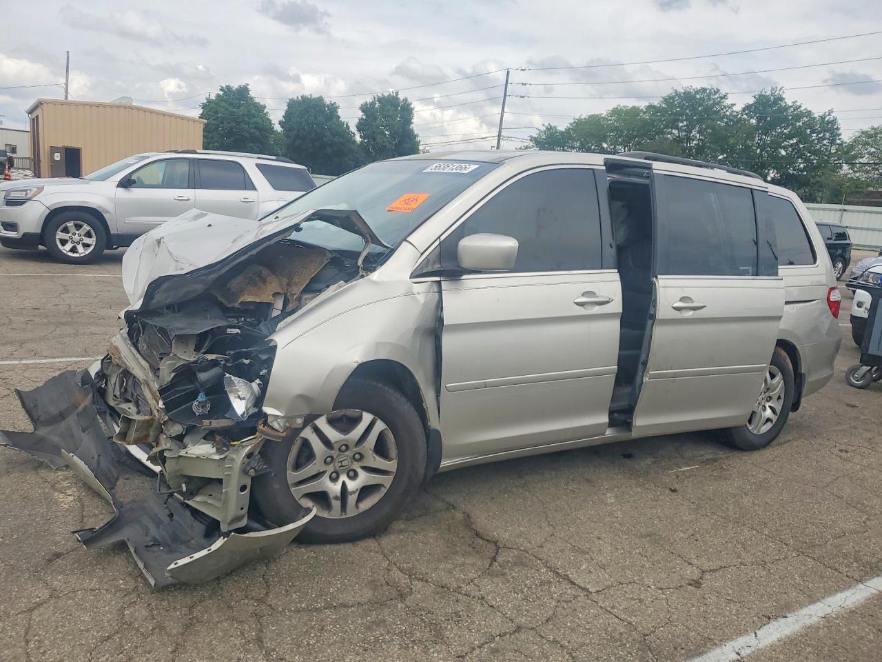 Salvage Honda Odyssey Image