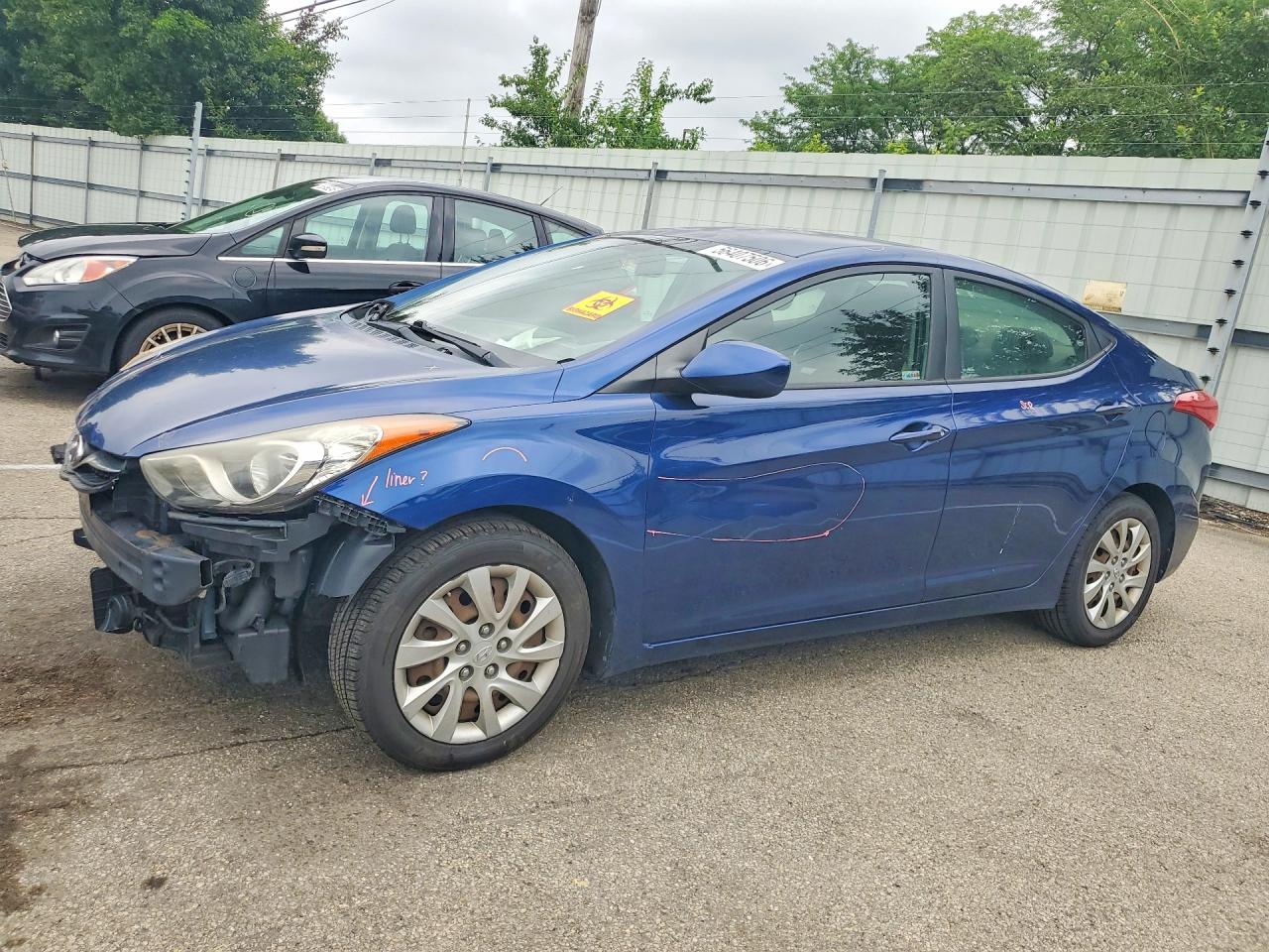 Salvage Hyundai ELANTRA Image