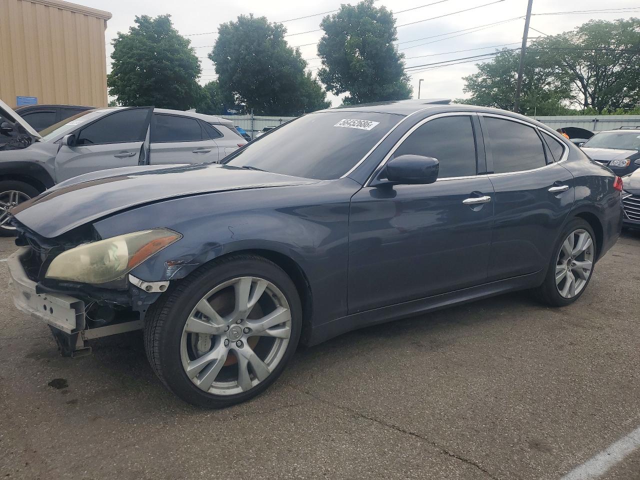 Salvage INFINITI M56 Image
