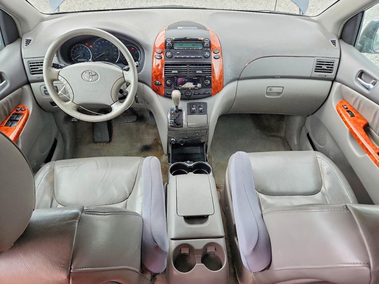Toyota Sienna Xle 7 Passenger
