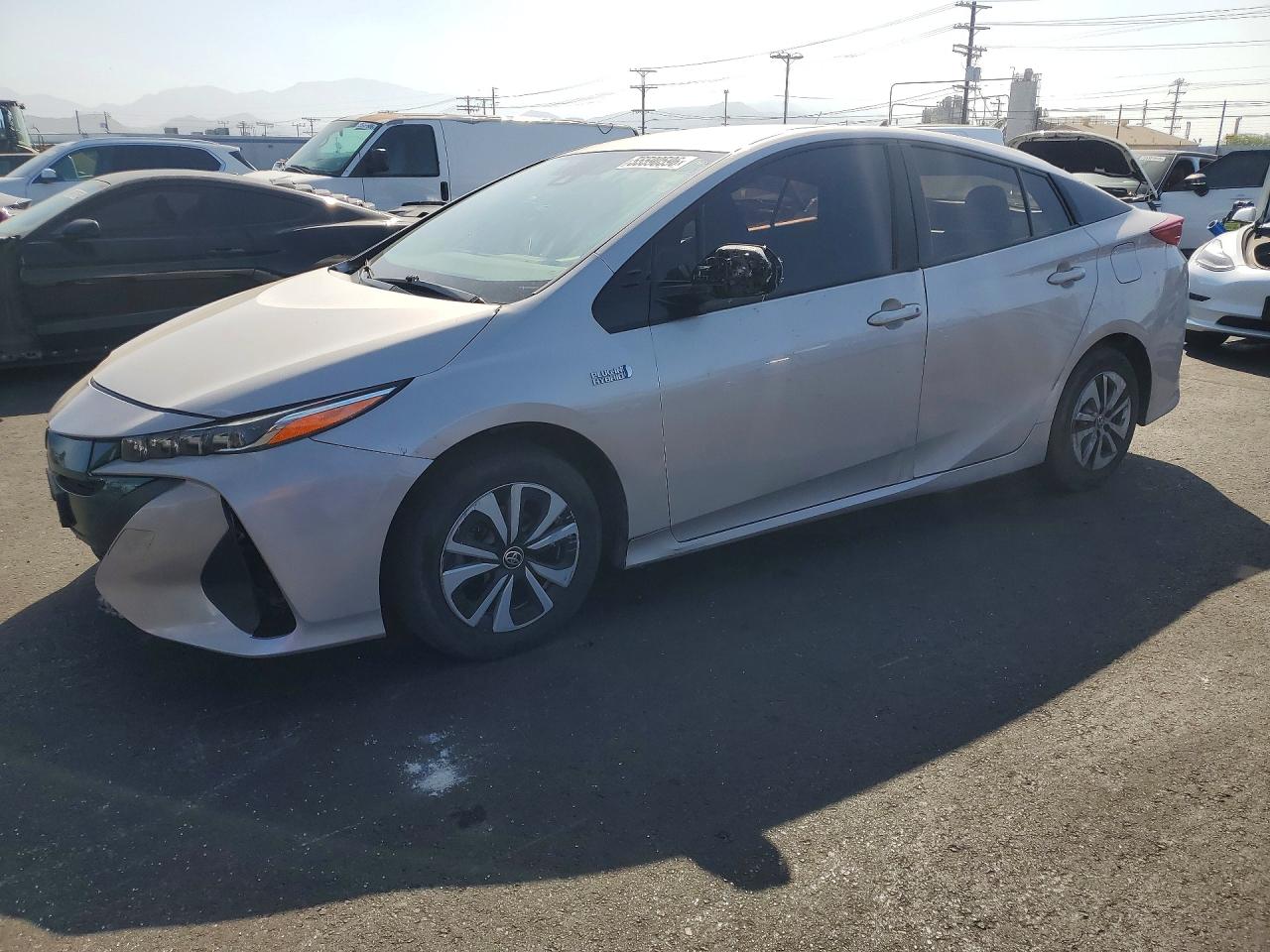 Salvage Toyota Prius Image