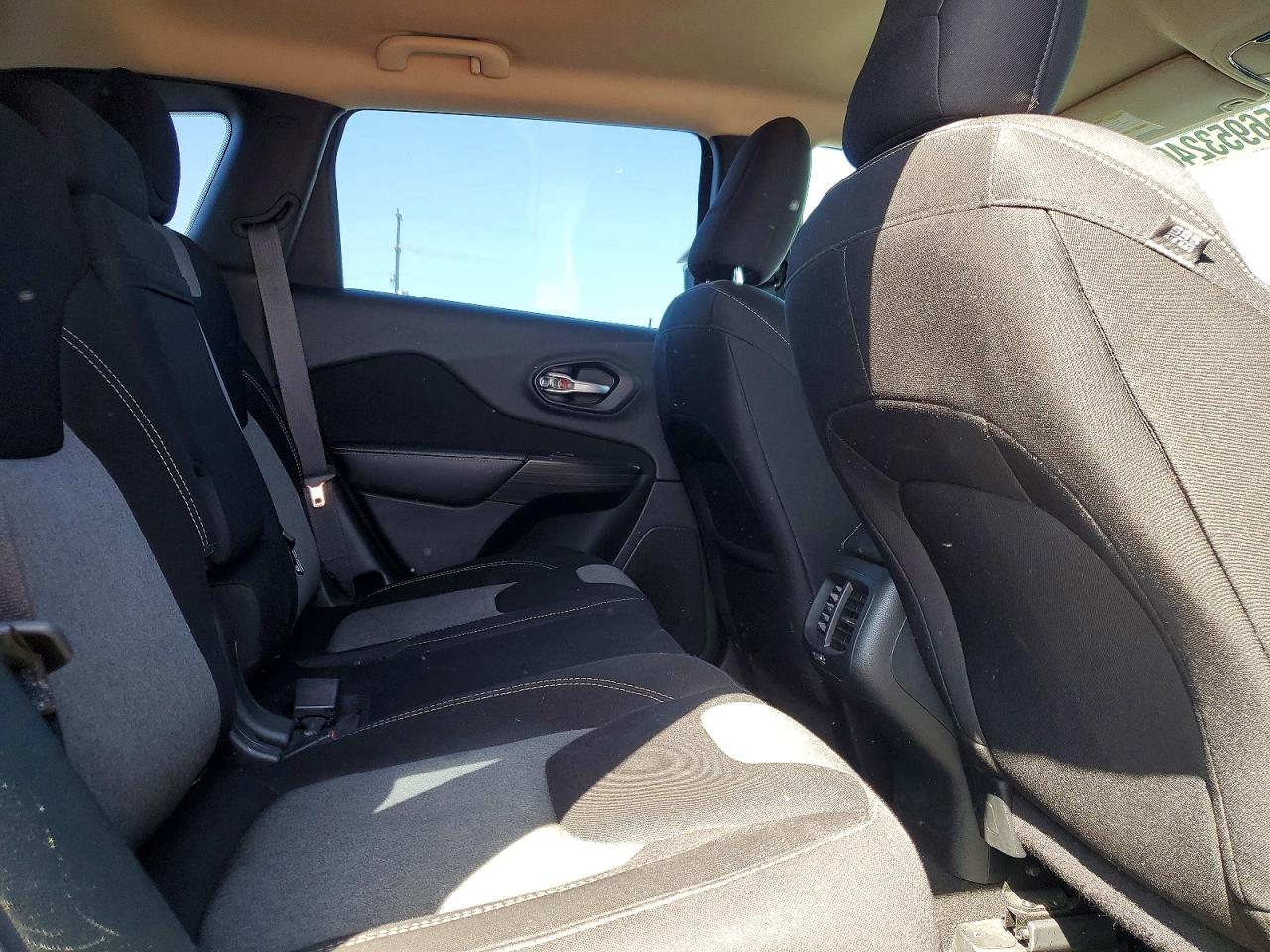 Jeep Cherokee Sport