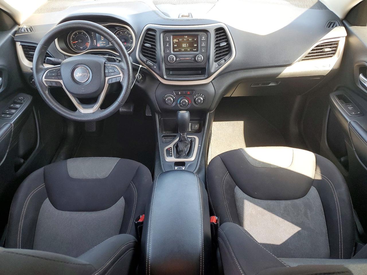 Jeep Cherokee Sport