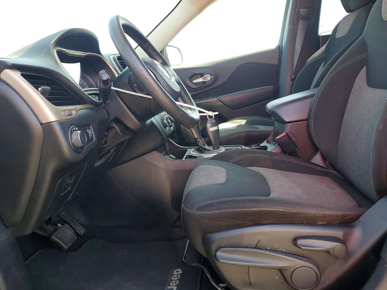 Jeep Cherokee Sport