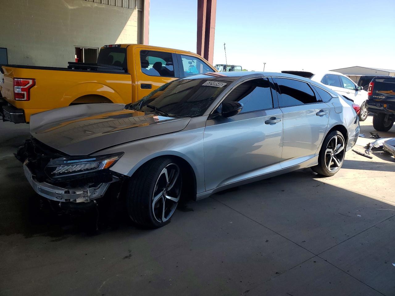 Salvage Honda Accord Image