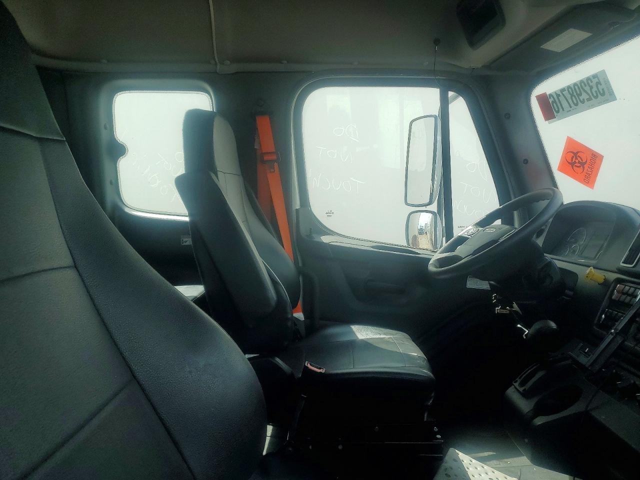 Freightliner M2