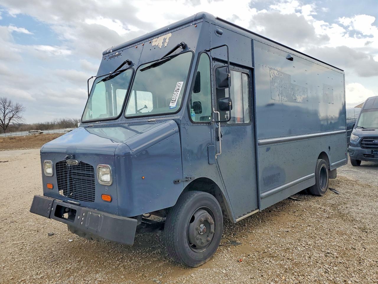 Salvage Freightliner Chassis Image