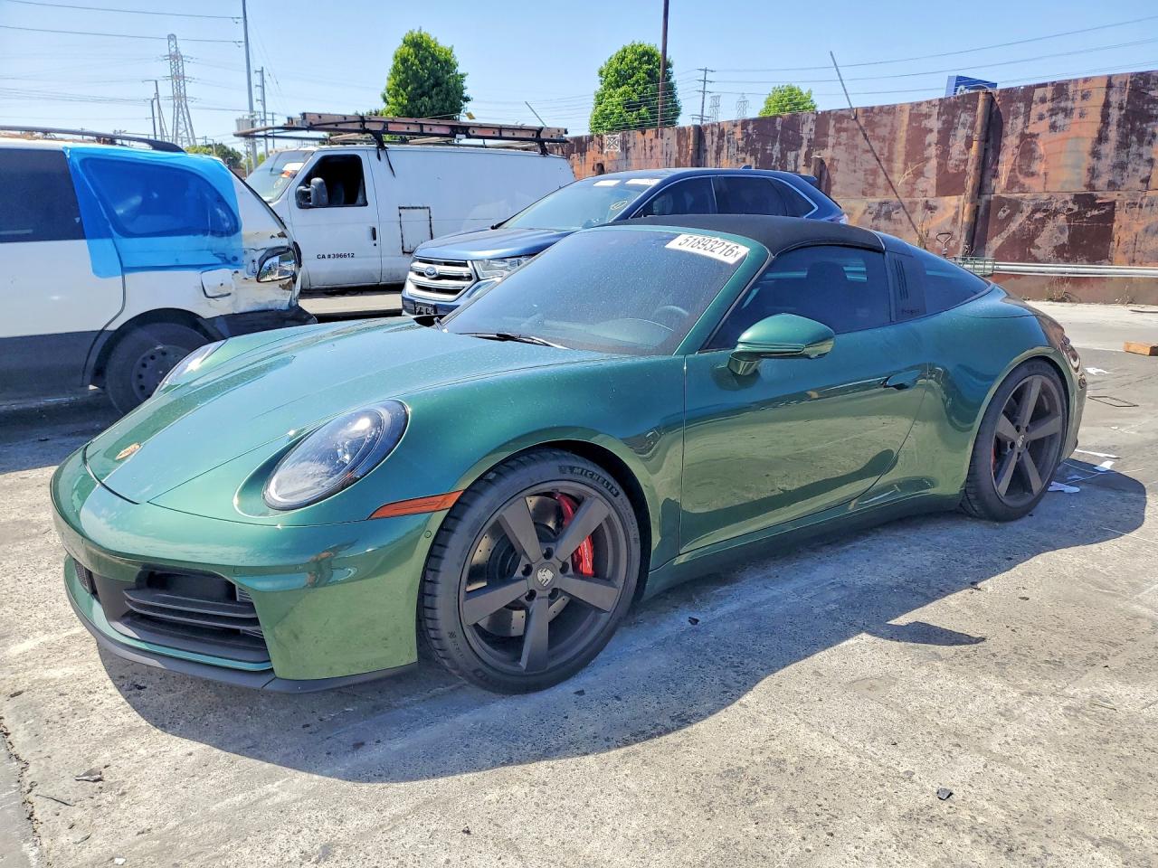 Salvage Porsche 911 Image