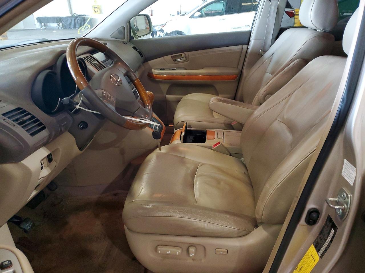Lexus RX Base