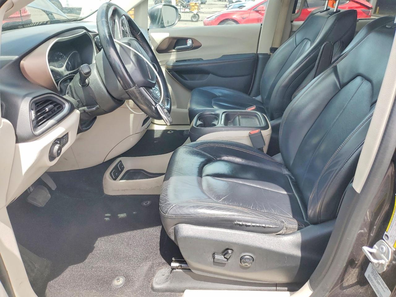 Chrysler Pacifica Touring L