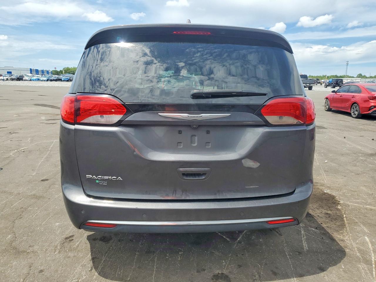 Chrysler Pacifica Touring L