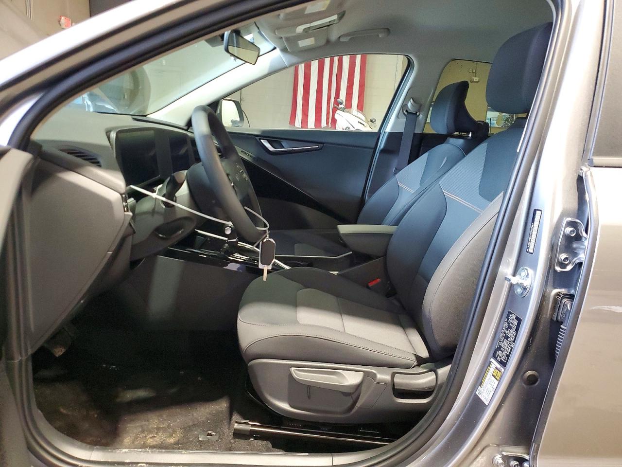 Kia Niro Lx