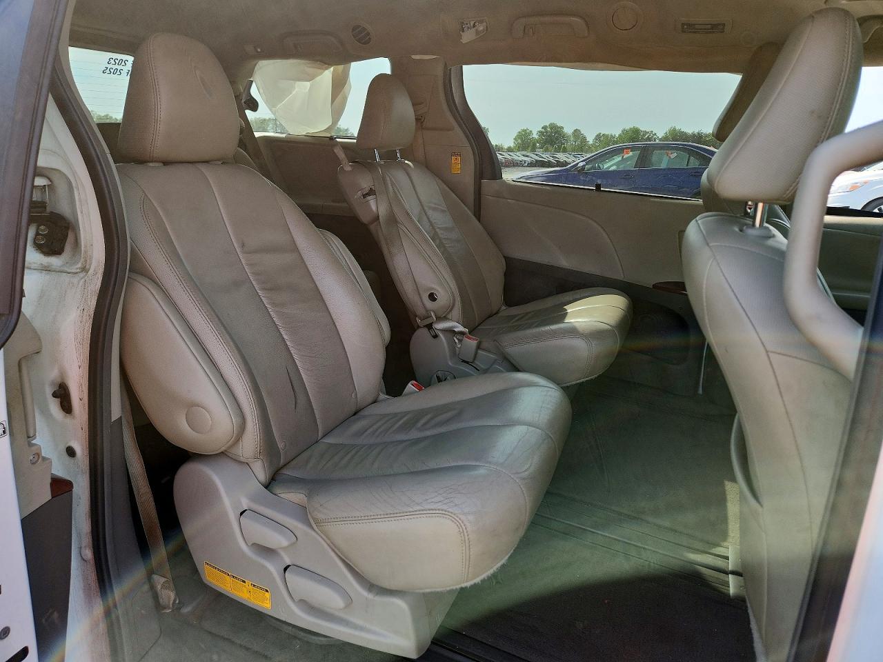 Toyota Sienna Xle 8-passenger