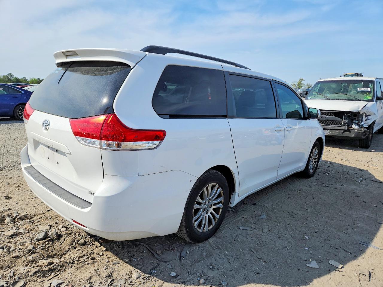 Toyota Sienna Xle 8-passenger
