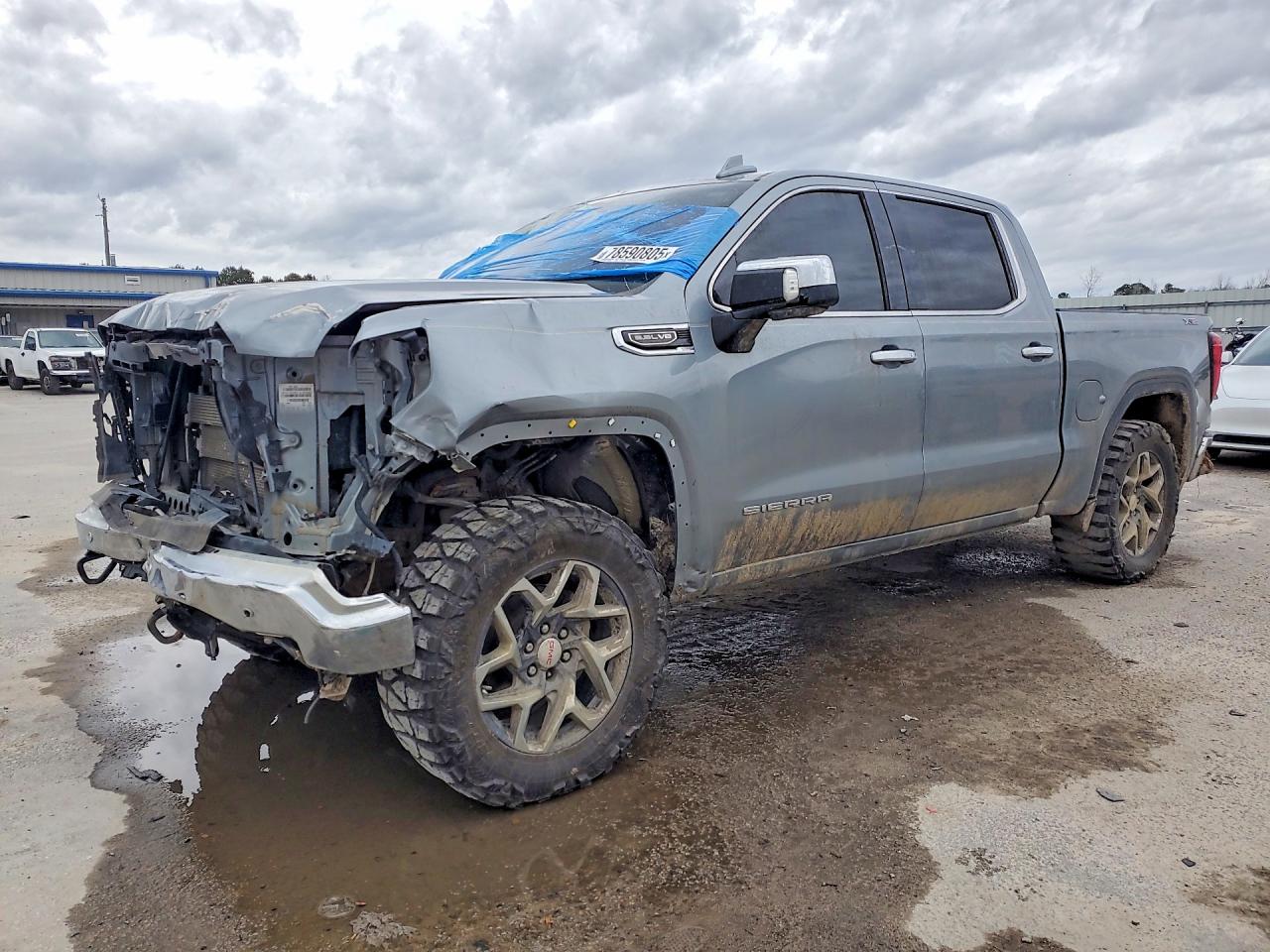 Salvage GMC Sierra Image