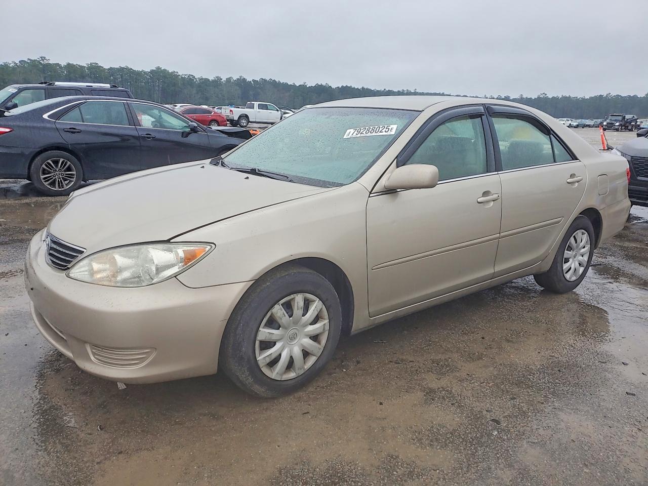 Salvage Toyota Camry Image