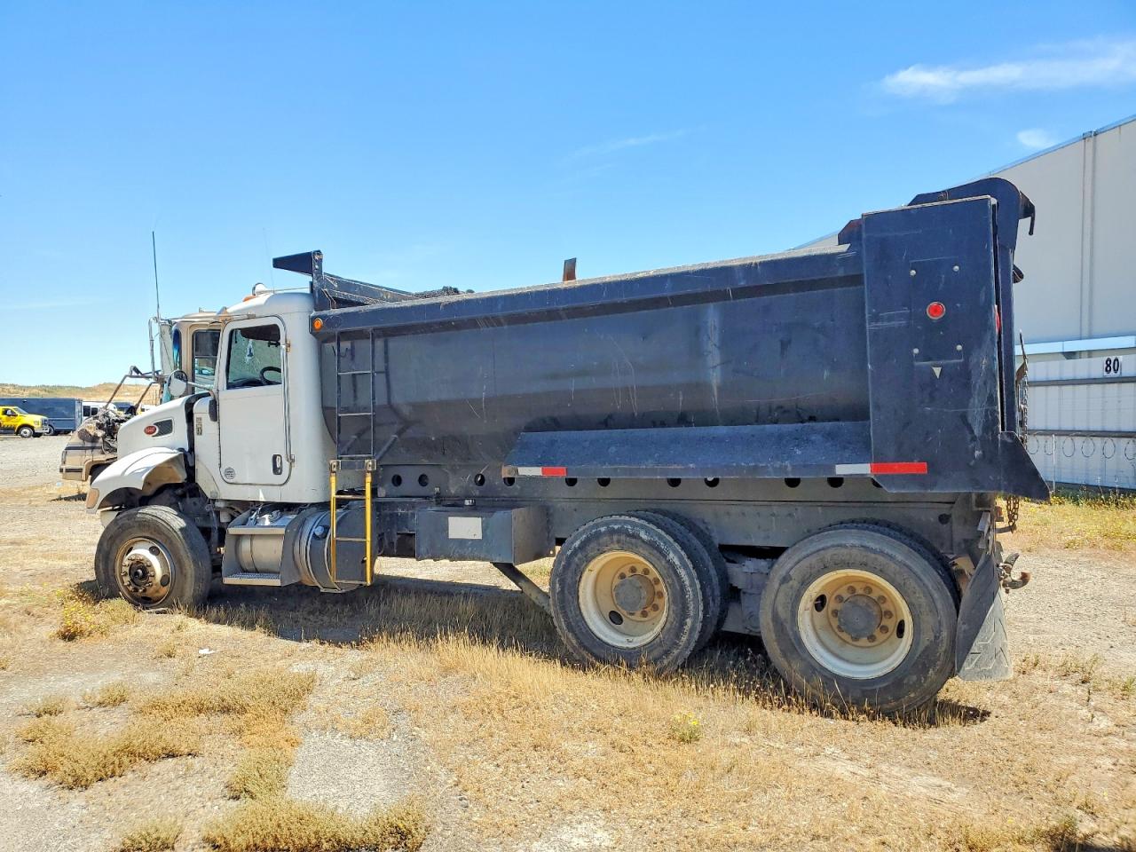 Peterbilt 348