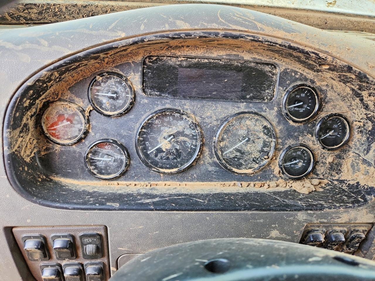 Peterbilt 348
