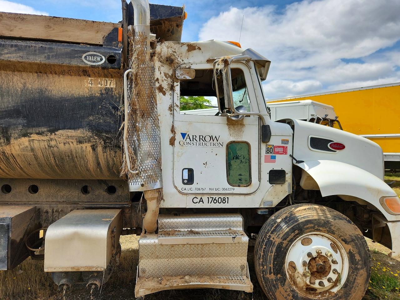 Peterbilt 348
