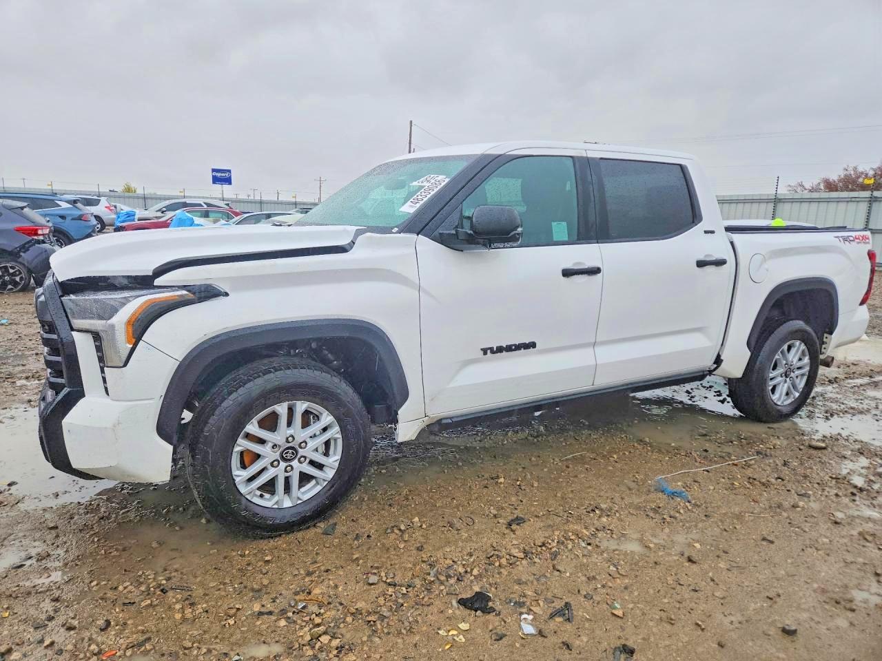 Salvage Toyota Tundra Image