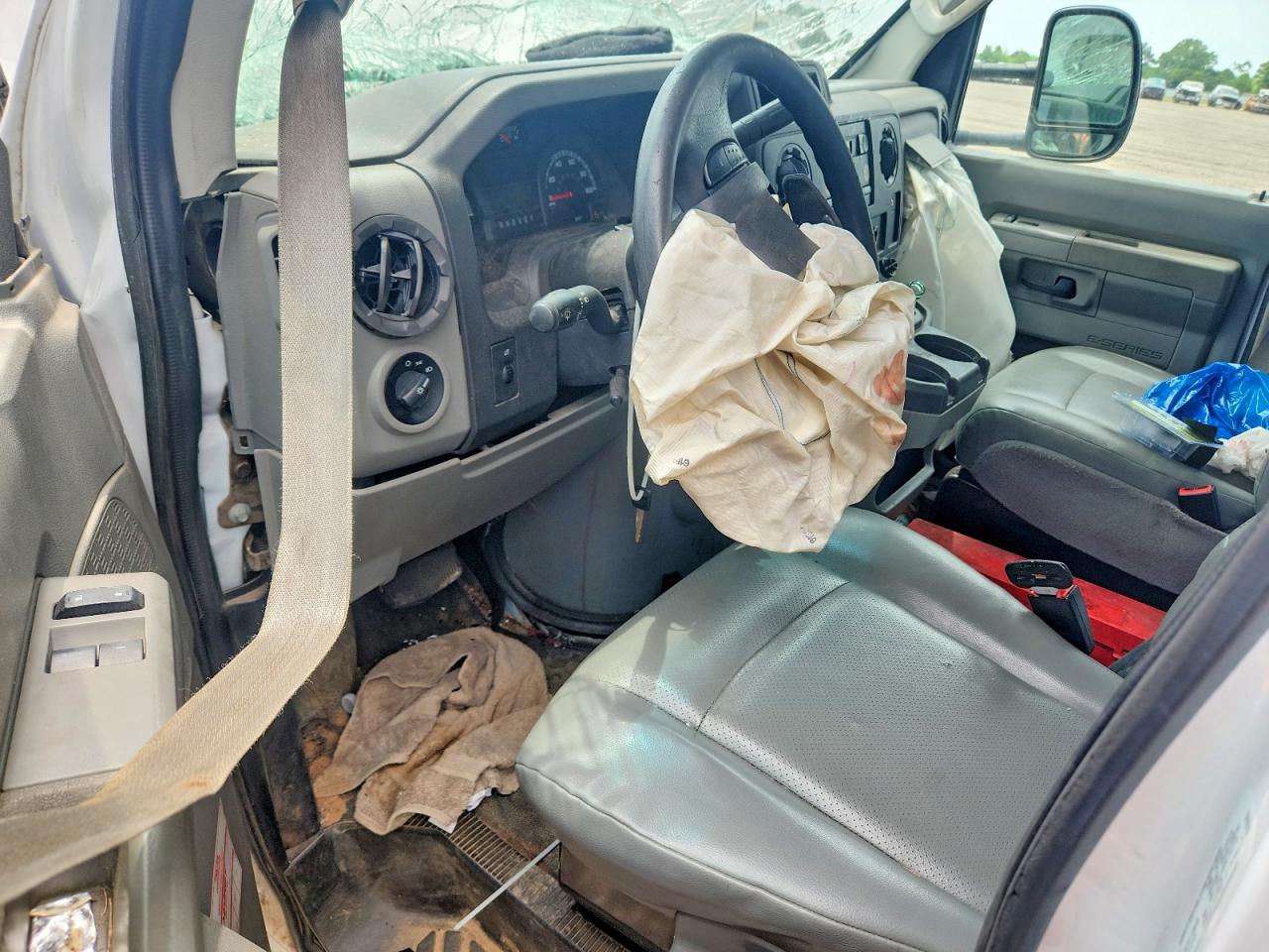 Ford Econoline E350 Super Duty Van