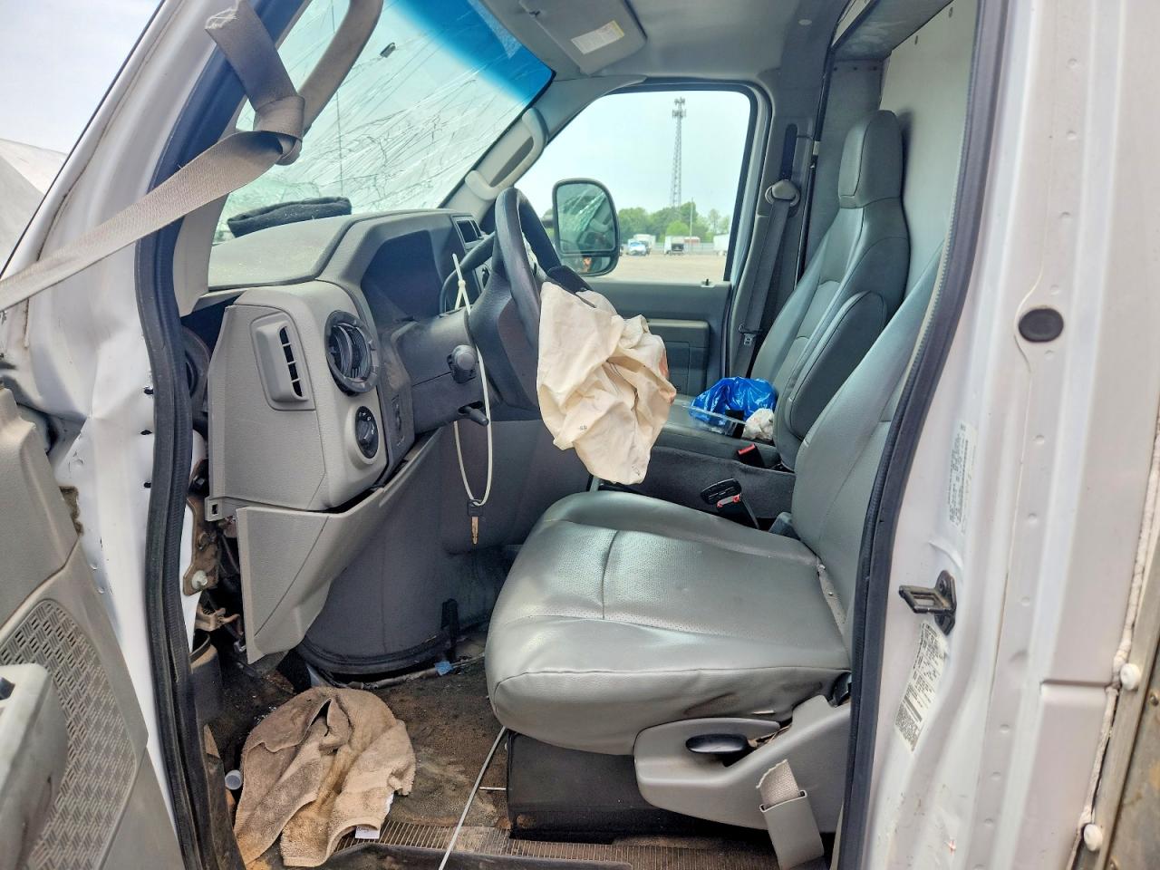 Ford Econoline E350 Super Duty Van