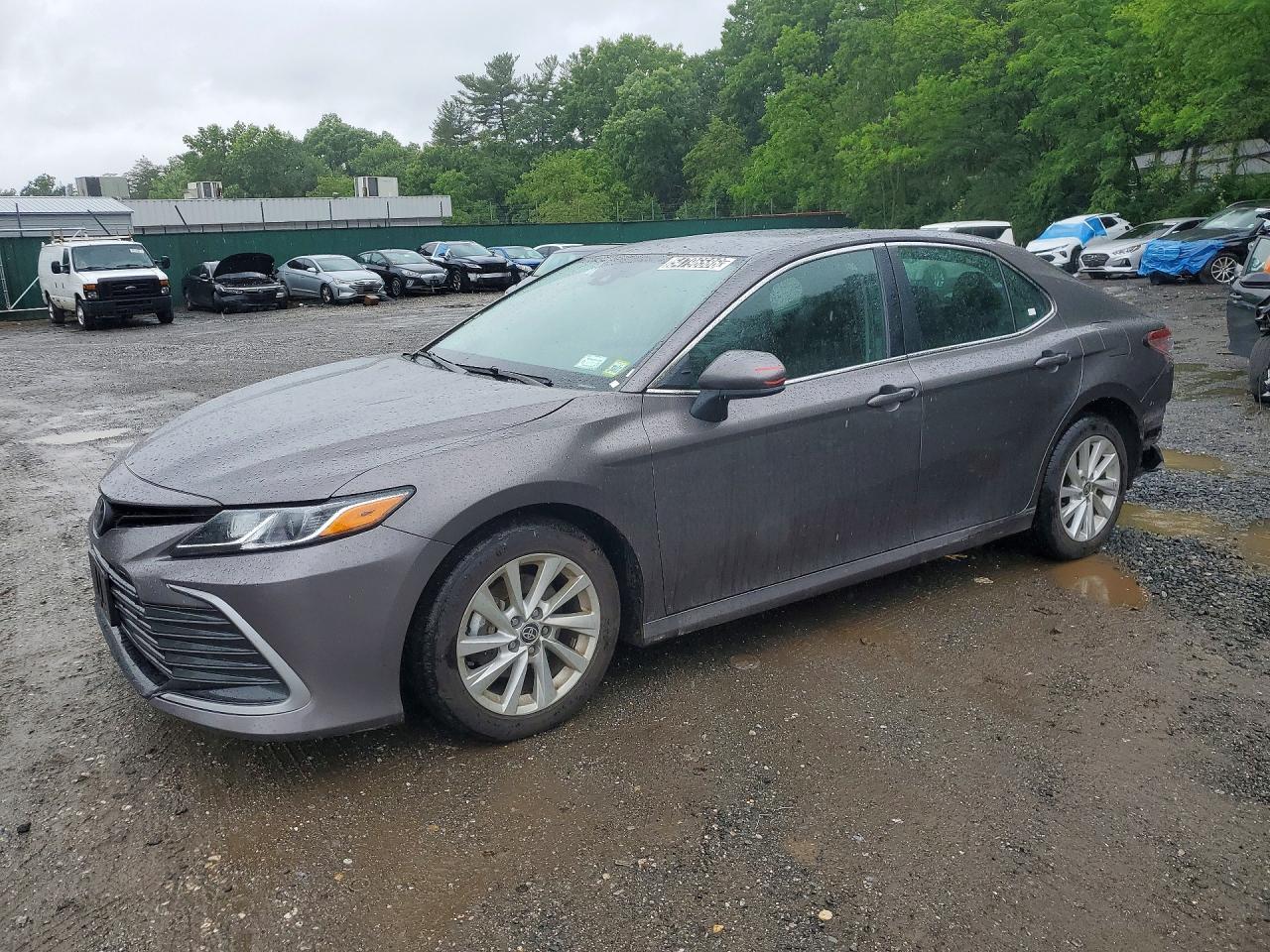 Salvage Toyota Camry Image