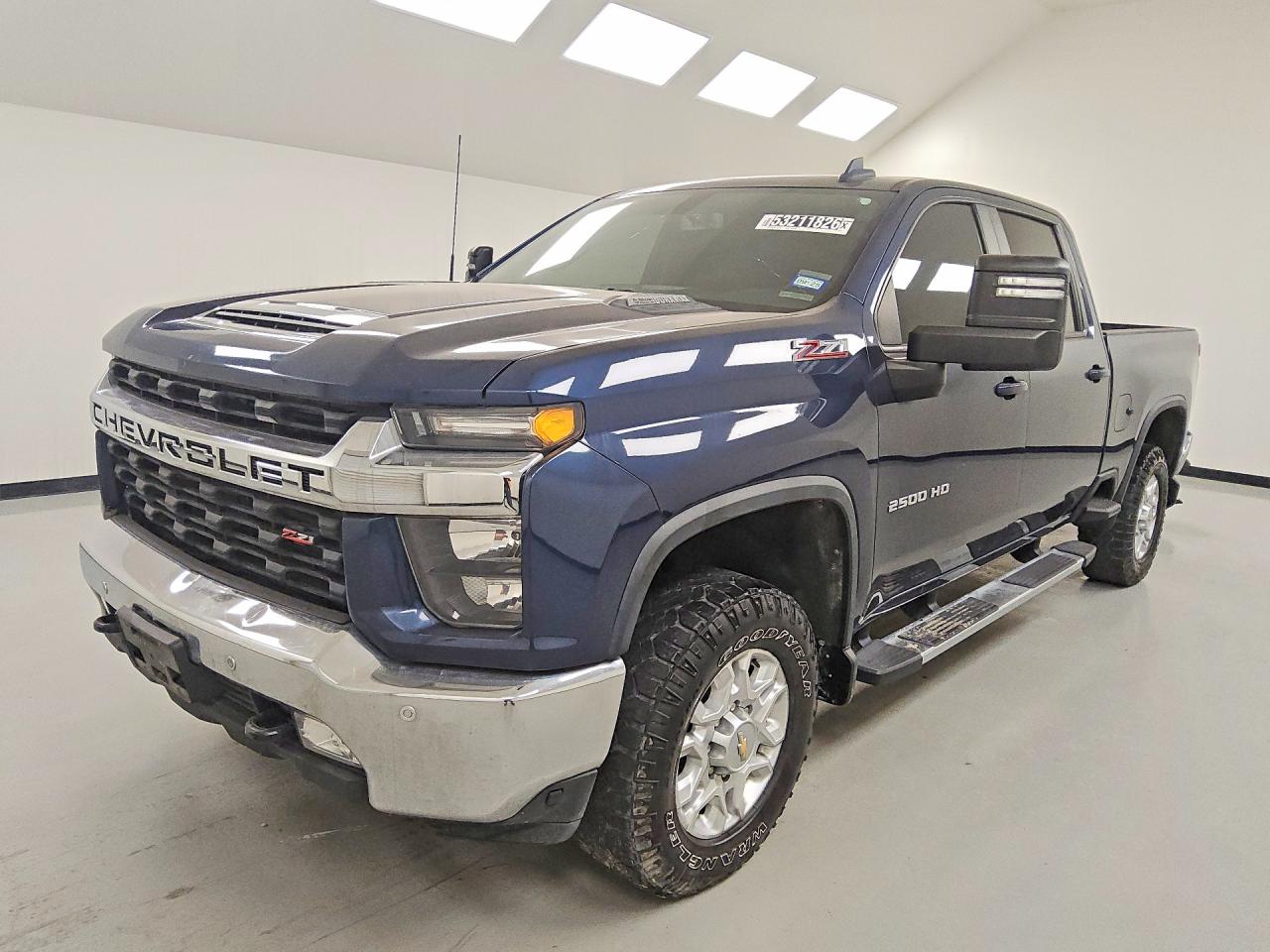 Salvage Chevrolet Silverado Image