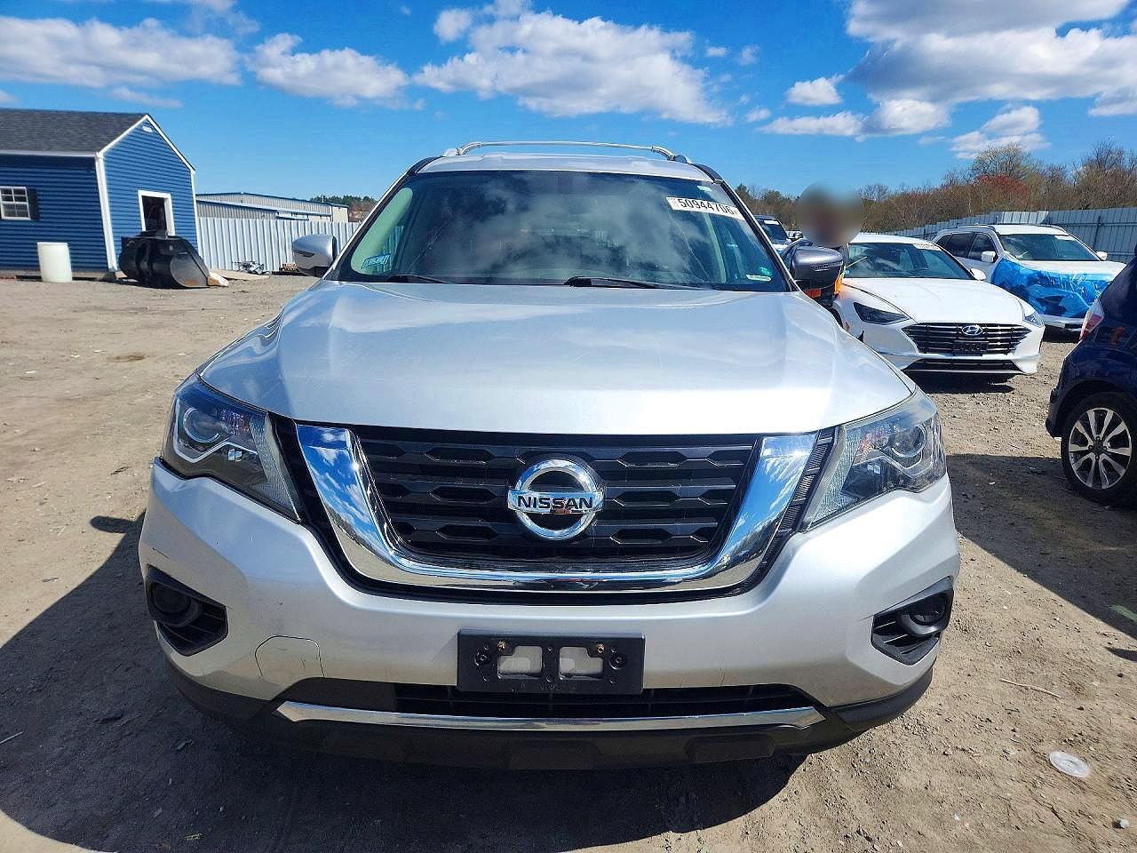 Nissan Pathfinder S