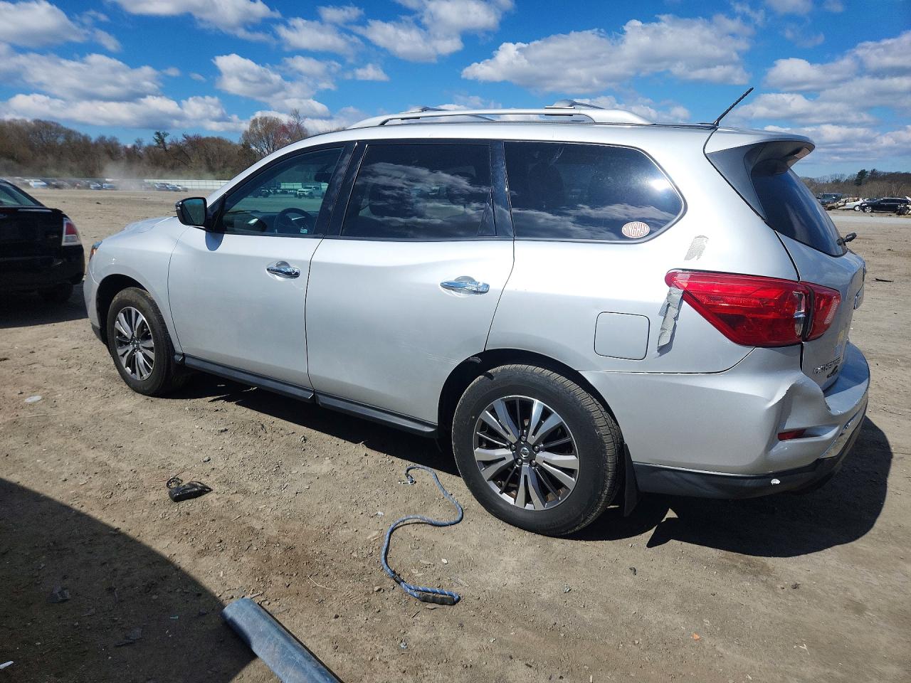 Nissan Pathfinder S
